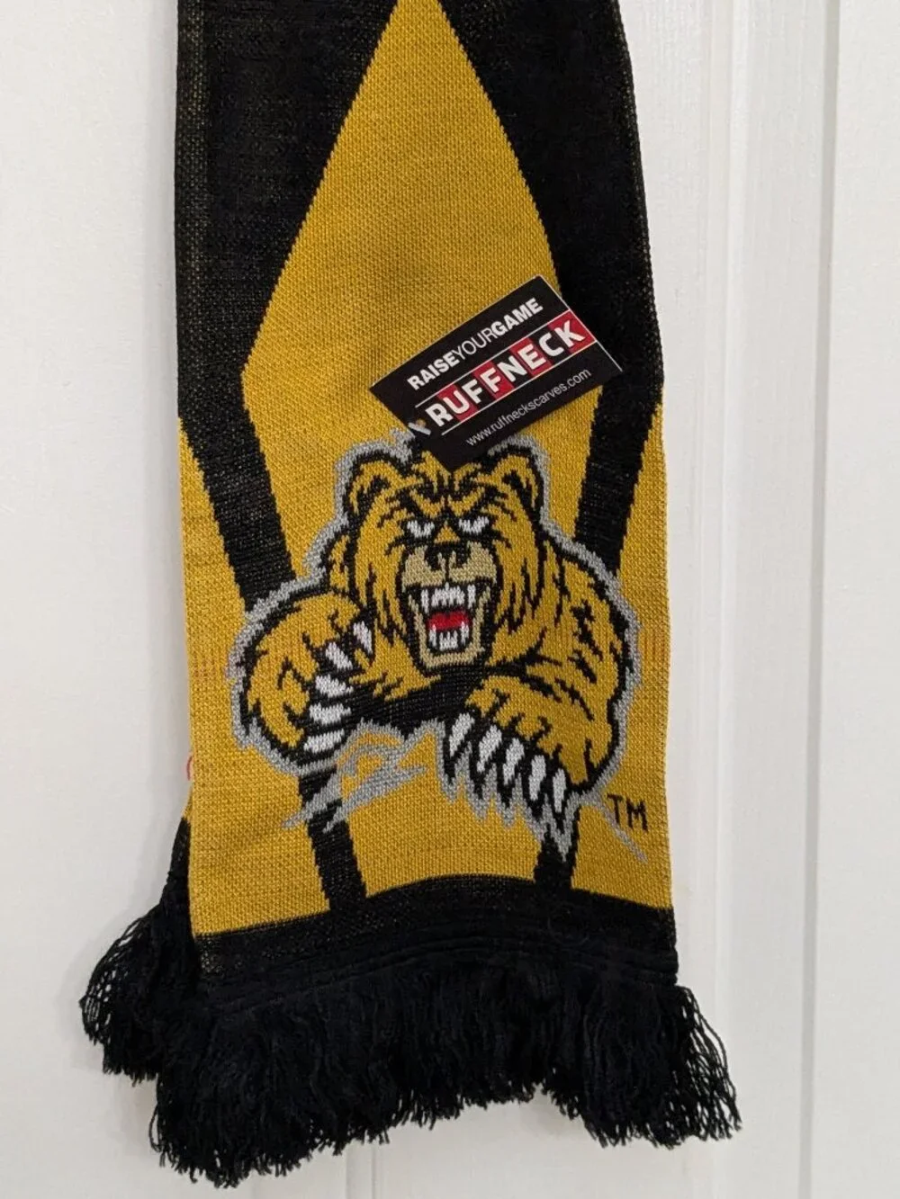 Mountain View Bears Basketballs Scarf NWT